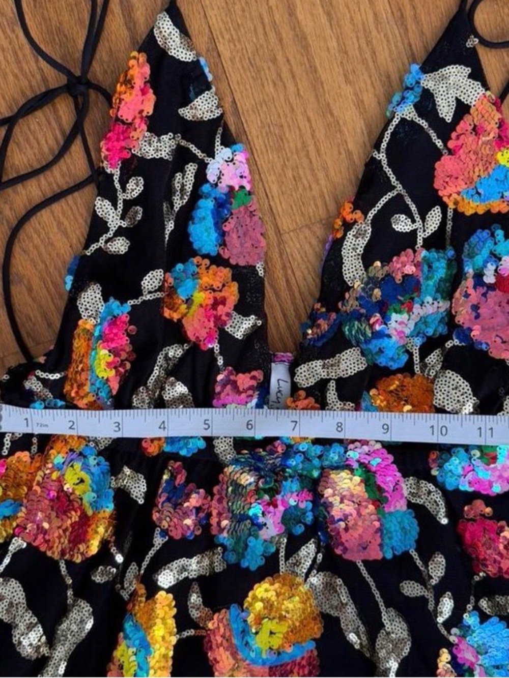 Floral sequin mini dress with adjustable straps. - Picture 4 of 6